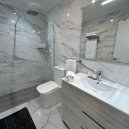 Close To The With Garage * Torrevieja