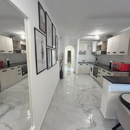 Close To The With Garage Daire *