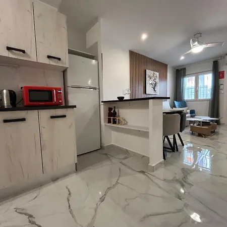 Close To The With Garage Torrevieja