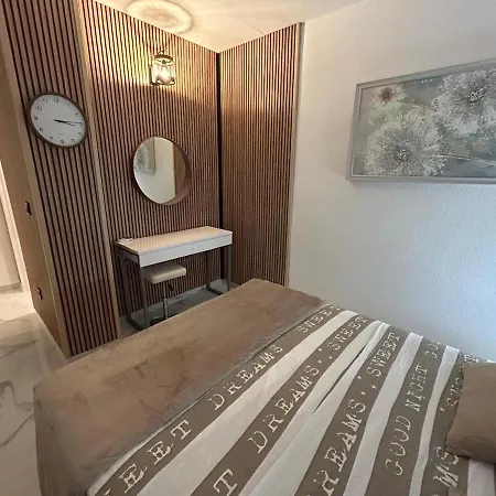 Close To The With Garage Apartment *