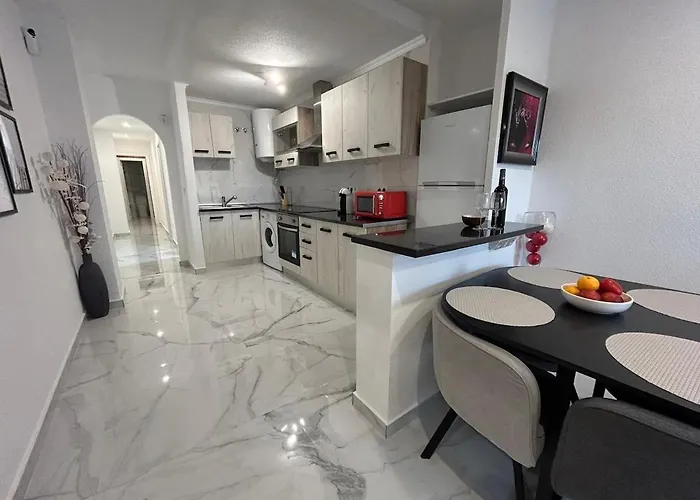 Close To The With Garage