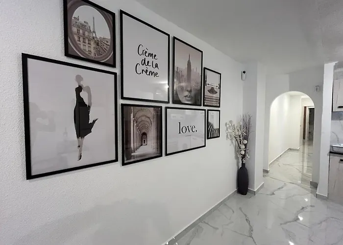 Close To The With Garage *