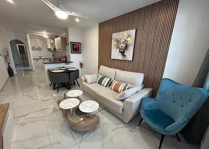 Close To The With Garage Lägenhet