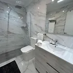 Close To The With Garage Apartament